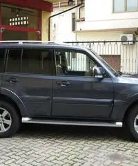 Mitsubishi Pajero 3.2 DI-D SW 7 posti - 4