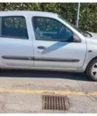 Renault clio - 2