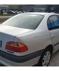 TOYOTA Avensis 1.6 benzina anno 2001