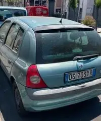 Renault clio - 2