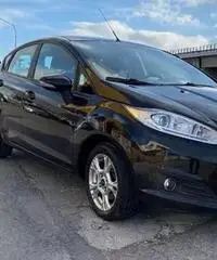 FORD Fiesta 6ª serie - 2015