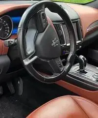 Maserati Levante sQ4 permuto - 3