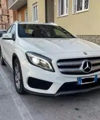 Mercedes-Benz GLA200 - 2