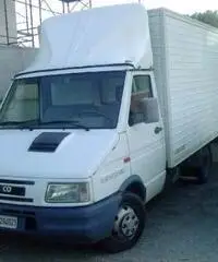 IVECO A NEGOZIO DAILY 35.10 TD 2.5