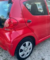 Toyota Aygo 1.0 12V VVT-i 5 porte Sol NEOPATENTATI - 3