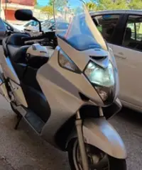 Honda Silver Wing 600 - 2