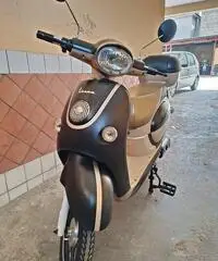 scooter elettrico da vetrina vedi foto bel modello vespa - 2