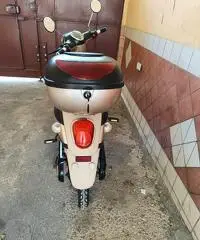 scooter elettrico da vetrina vedi foto bel modello vespa - 3