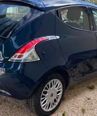 Ypsilon 1.2 69 CV 5 porte km50mila NEOPATENTATI - 4