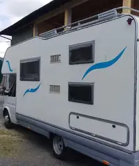 Camper rimor mansardato - 2