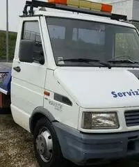 Carroattrezzi iveco daily