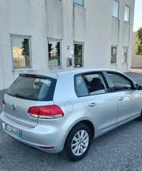 Volkswagen Golf 1.6 TDI DPF 5p. Highline - 4