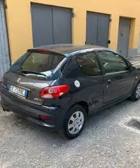 Peugeot 206 plus 2011 - 3