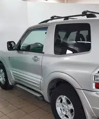 Mitsubishi Pajero 3.2 16V DI-D 3p. GLS2 - 3