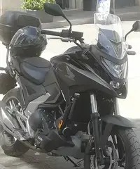 Honda nc 750 x dct nera 2023