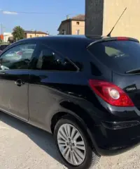 Opel Corsa 1.2 Benzina UNICO - 4