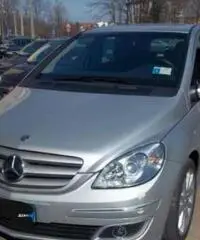 Mercedes B - 5