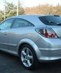 OPEL ASTRA GTC 1.6 GPL COSMO 105CV 2006 - 2