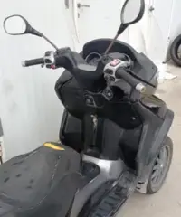 Piaggio MP3 250 - 3