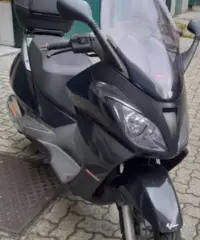 Aprilia 300