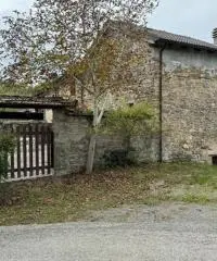 Casale in sassi risalente al 1500 con giardino - 6