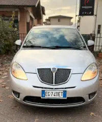 Lancia Ypsilon 1.2 69 CV Unyca x Neopatentati - 2