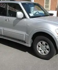 Mitsubishi Pajero 3.2 DI-D SW 5 posti - 2