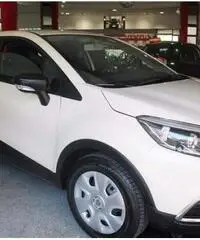 Renault Captur 1.5 dCi 8V 90 CV S S NAVIG 2014 km 23078 - Campania - 2