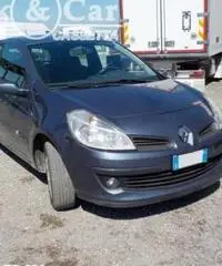 RENAULT CLIO - AUTOVETTURA 2006 - Puglia - 2