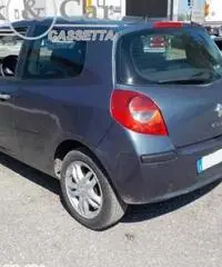 RENAULT CLIO - AUTOVETTURA 2006 - Puglia - 3