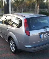 Ford Focus SW 1.6tdci 110 cv nuovissima - 3