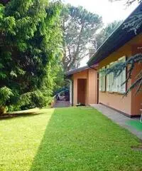 PER LAVORO, STUDIO O PER UNA VACANZA RELAX IN VILLA A VARESE