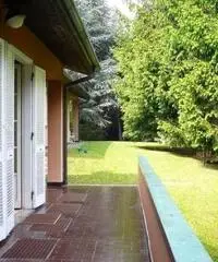 PER LAVORO, STUDIO O PER UNA VACANZA RELAX IN VILLA A VARESE - 5