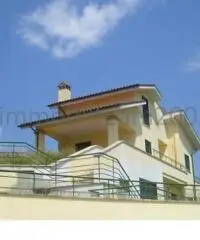 AMPIA VILLA CAPENA