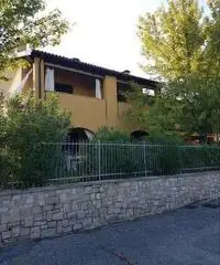 Polpenazze del Garda vendesi villa a schiera 3 vani 135 Mq