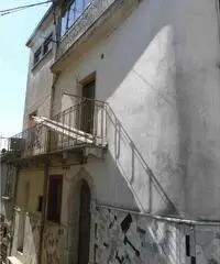 Casa indipendente su tre piani - 2