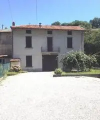 CASA INDIPENDENTE di 260 mq (PONTE LAMBRO) rif. 632