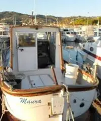 barca a motore ZONA NEUTRA mare anno 1994 lunghezza mt 750