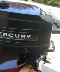 Vendo barca" Mariposa" 4 mt e motore Mercury 4