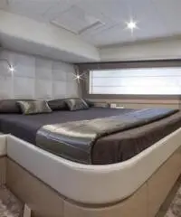 FERRETTI 690 - 6