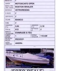 Motoscafo open Boston Whaler - 2