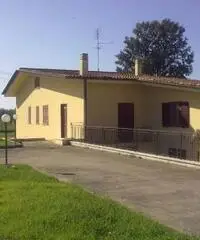 Villa di 16 locali in Vendita