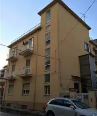 GIOIA TAURO VENDE: Appartamento in Via Liguria - 3