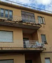 GIOIA TAURO VENDE: Appartamento in Via Liguria - 4