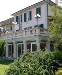 Vendita Villa in Via Edmondo de Amicis