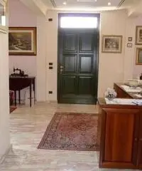 Vendita Villa in Via Edmondo de Amicis - 10