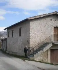 Grande villa nel comune di Preci di 400 mq e 6 ettari di terreno - 3