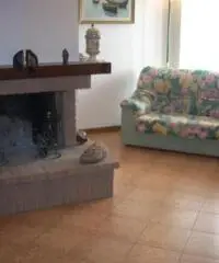 VILLA A SCHIERA di 6 vani e di 160 mq (CARMIGNANO) - 7