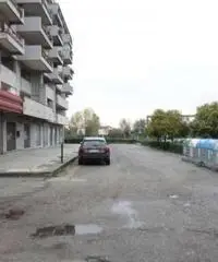 Quattromiglia: Affitto Magazzino in Via Alessandro Volta - 2