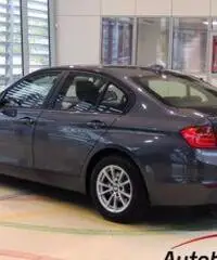 BMW 318 D STEPTRONIC - 8